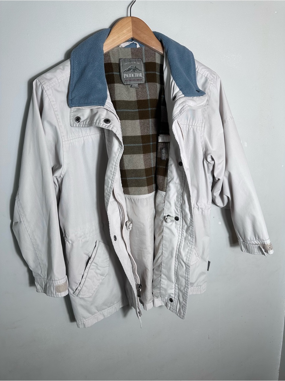 90s Vintage Pacific Trail Light Beige Utility Jacket with Blue Collar
